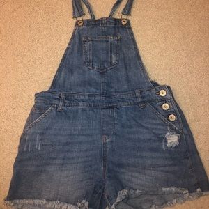 Blue jean-short overalls